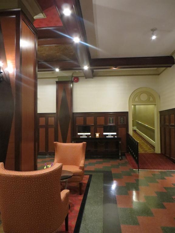 卡尔顿橡树园酒店 奥克帕克 外观 照片